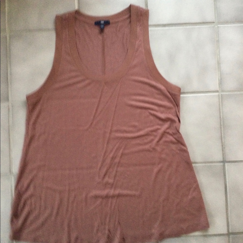 Gap swing tank